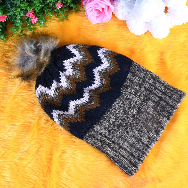 Mens And Womens Skull Slouchy Winter Woolen Knitted Black Inside Fur Beanie Cap.